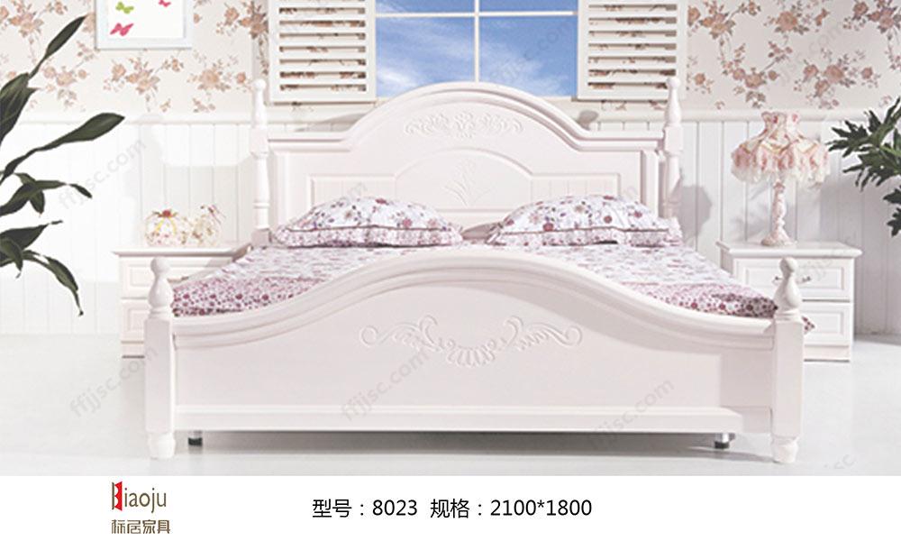 现代风格白色高亮光板式雕花1.8米木艺床 8023 